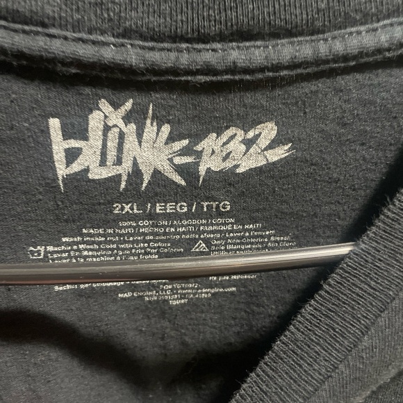 MAD Engine Black Blink-182 Tee - Picture 5 of 6